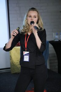 Анна Кулик на конференции 